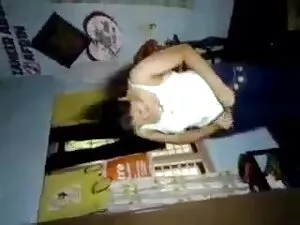 Blond Enceinte vidéo ...