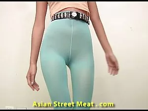 MILF chaude reçoit p ...