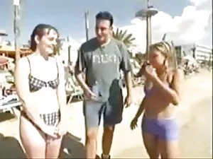 Énormes seins cligno ...